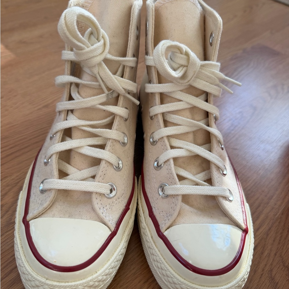 Converse Chuck Taylor High Top Parchment/Garnet/Egret Women’s 6.5 Near Perfect